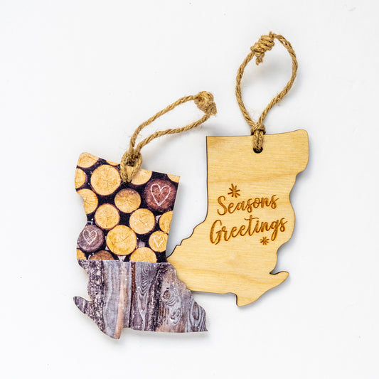 Adorno navideño de madera de Columbia Británica<br> Felices Fiestas<br> Pila de leña rústica con corazones