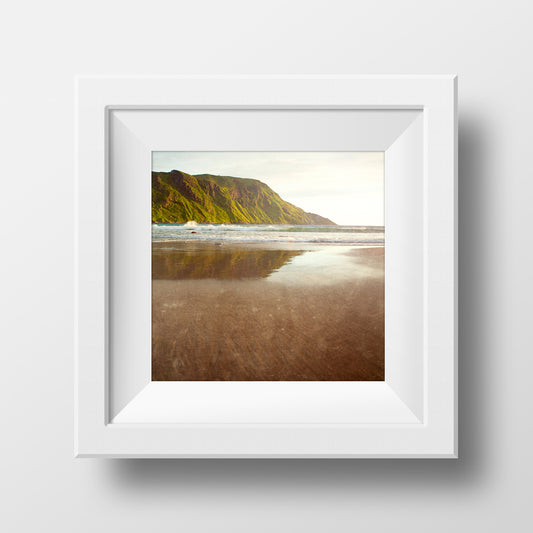 Atardecer en la playa de verano<br> Playa de Noruega al atardecer<br> Impresión cromogénica de bellas artes de archivo