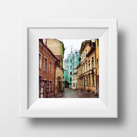 Calles adoquinadas de Tallin Estonia<br> Impresión cromogénica de bellas artes de archivo