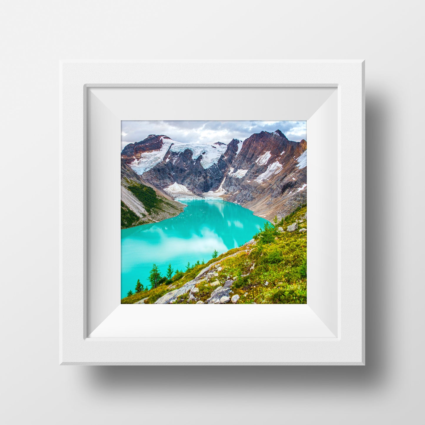 Lago del Glaciar Colgante<br> Columbia Británica Canadá<br> Impresión cromogénica de bellas artes de archivo